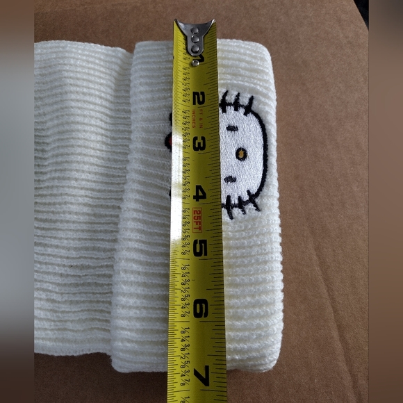 Hello Kitty beanie - Picture 6 of 6